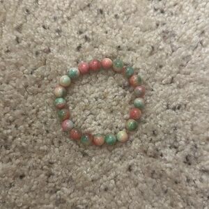 Friendship bracelet with elastic band